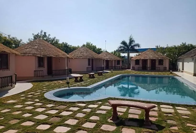 ホテル The Village Resort