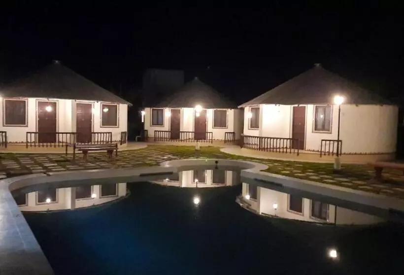 ホテル The Village Resort