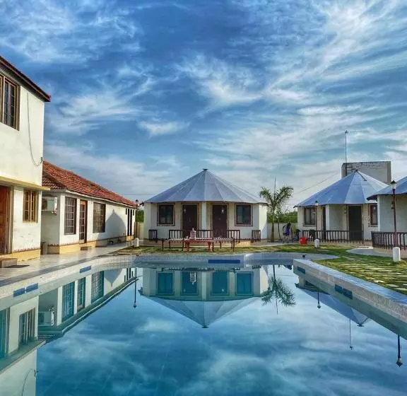 ホテル The Village Resort