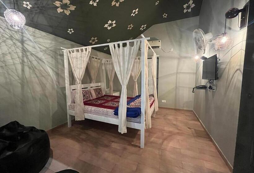 Hotel The Village Resort