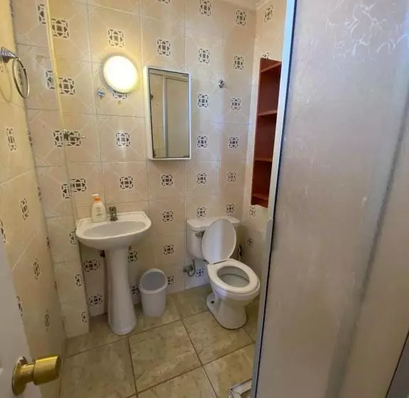 ペンション Hostal F&p