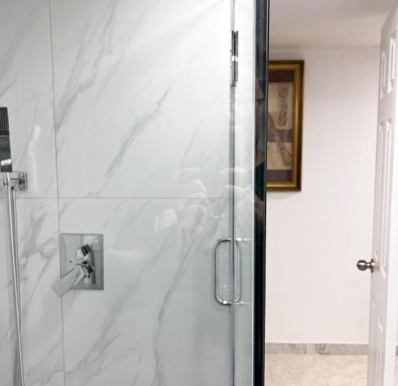 Пансион Tidy Private Rooms With Full Kitchen