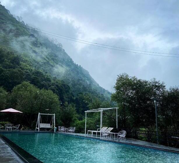 Resort Coco And Coal By Jp