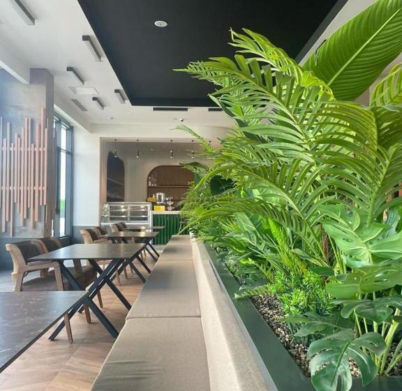 S Class Hotel Convention Center