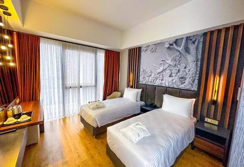 S Class Hotel Convention Center