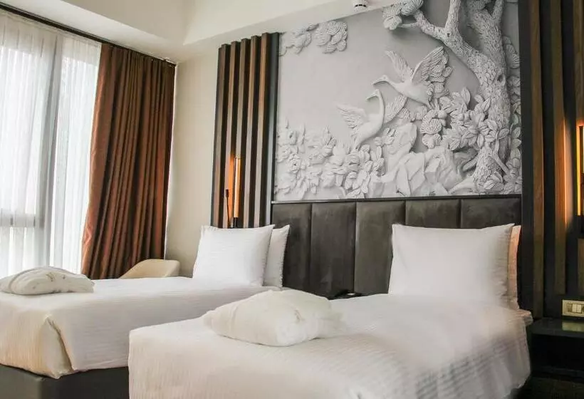 S Class Hotel Convention Center