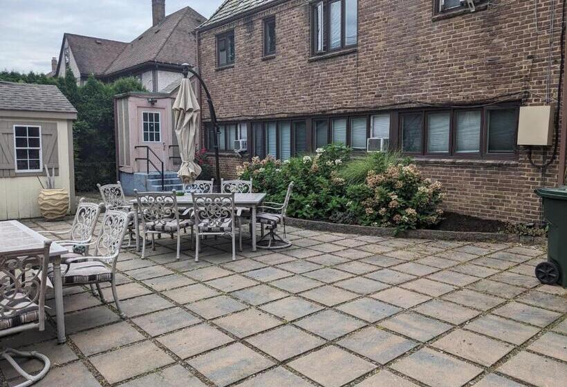 The Oaks B&b Hotel And Spiritual Center