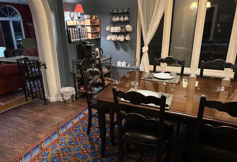 The Oaks B&b Hotel And Spiritual Center