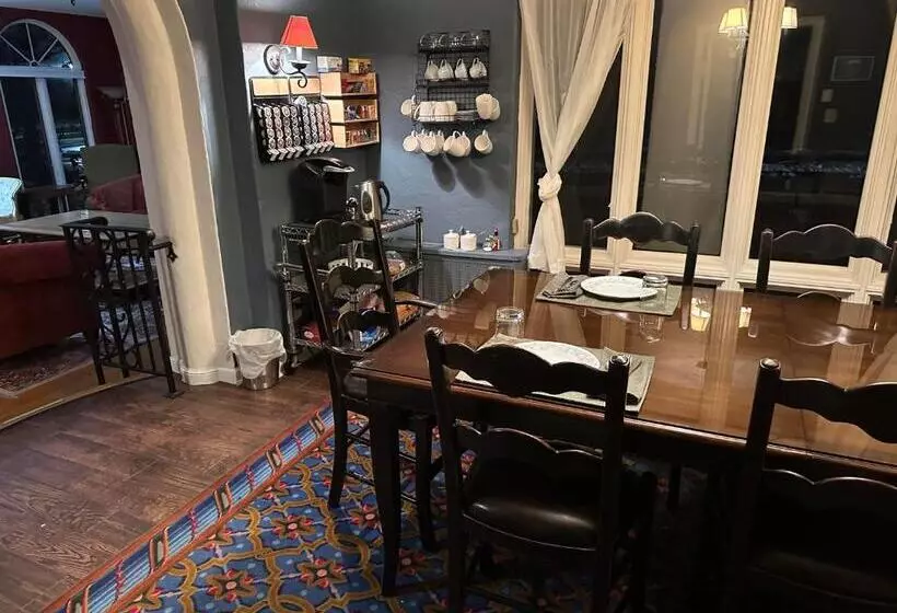 The Oaks B&b Hotel And Spiritual Center