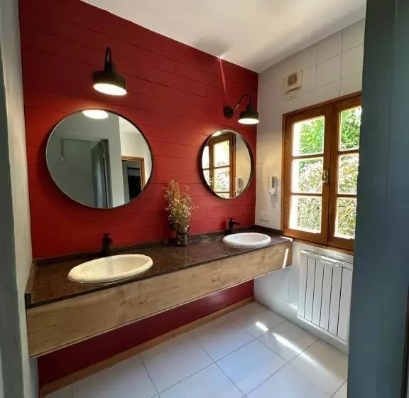 Warthon Hostel