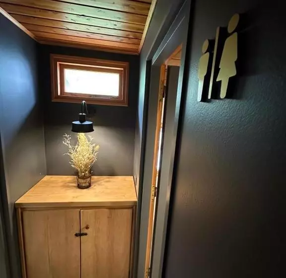 Warthon Hostel