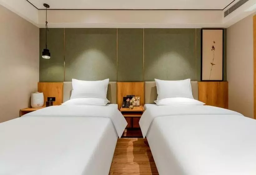 Zhanghe Hotel   Hailiang Plaza, Hohhot Railway Station