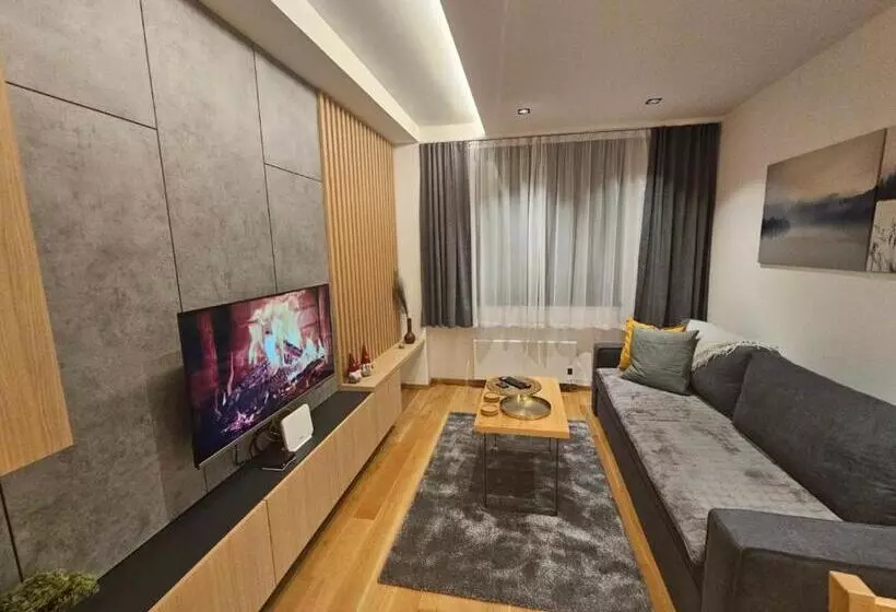 Zlatni Javor, Apartment 408