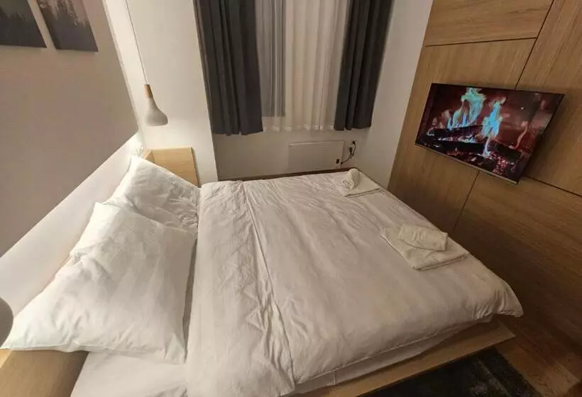 Zlatni Javor, Apartment 408