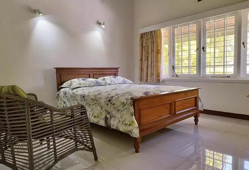 Aamiaismajoitus (B&B) Boztreve Home