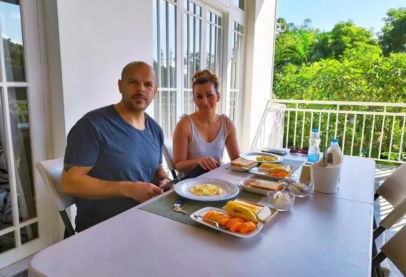 Aamiaismajoitus (B&B) Boztreve Home