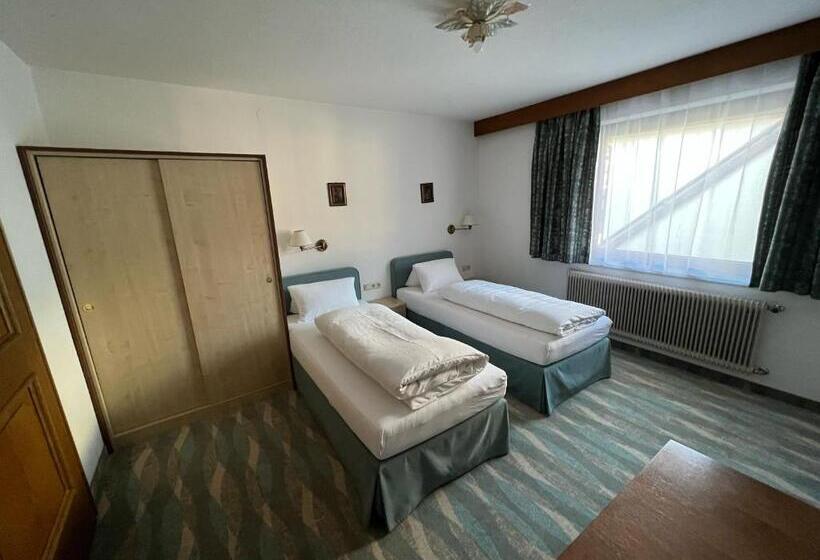 ベッドアンドブレックファースト Gästehaus Maschler