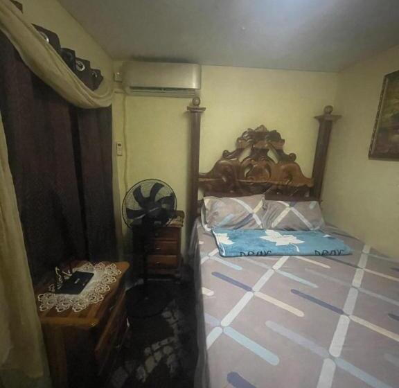 تختخواب و صبحانه Jamaican J Home