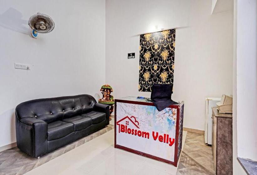 Hotelli Oyo Blossom Valley