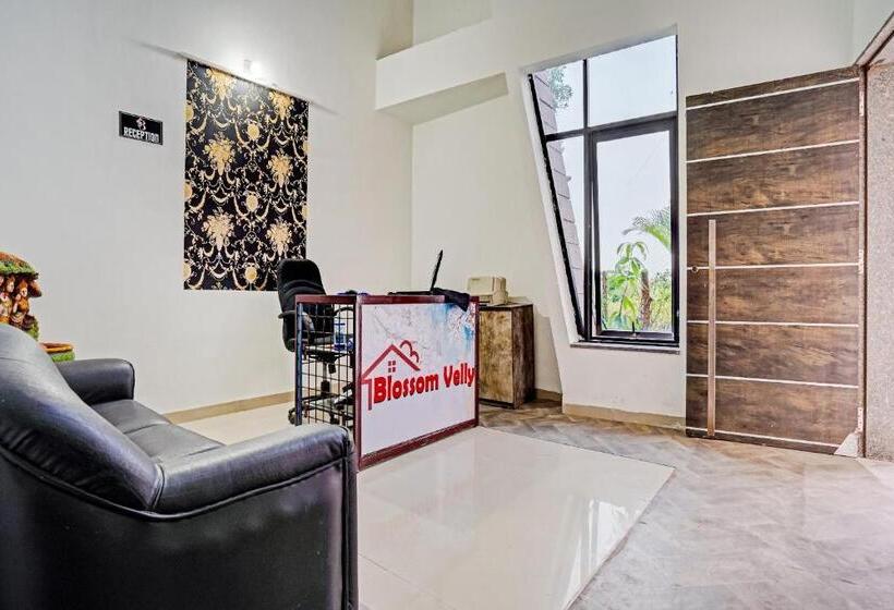 Hotelli Oyo Blossom Valley