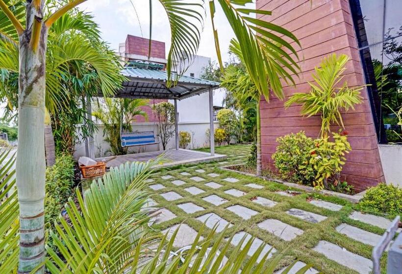 Hotelli Oyo Blossom Valley