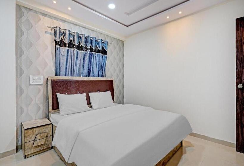 Hotelli Oyo Blossom Valley