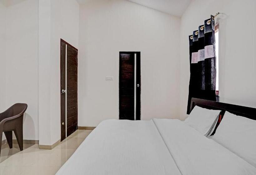 Hotelli Oyo Blossom Valley