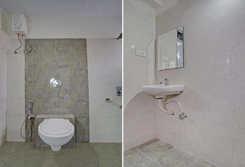 Hotelli Oyo Blossom Valley