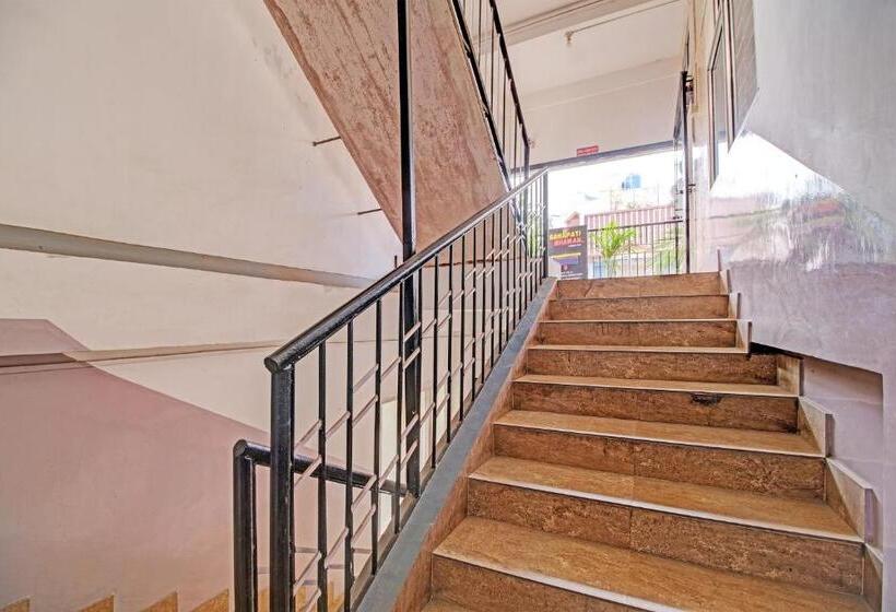 هتل Oyo Ganapati Bhawan Homestay