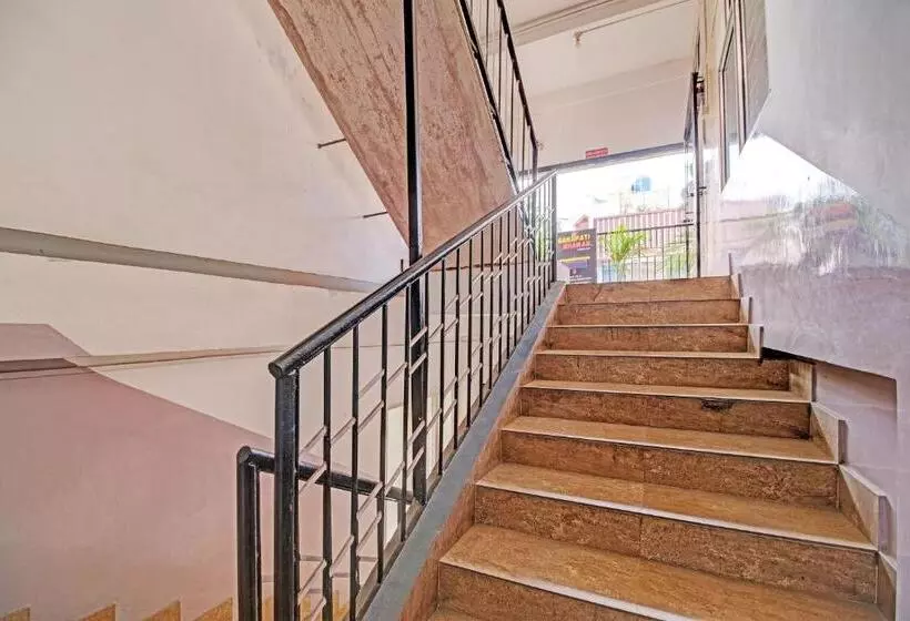 ホテル Oyo Ganapati Bhawan Homestay