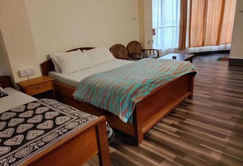 Отель The Shillongs Hills