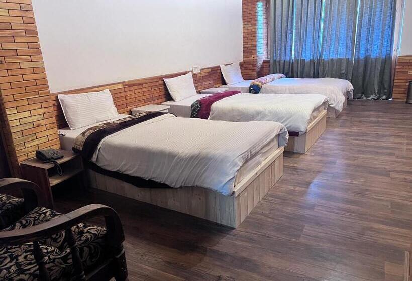 Отель The Yerpa