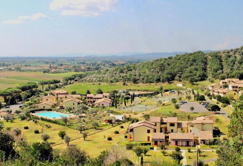 Isa Apartments 4 Beds, Ground Floor With Private Outdoor Area, In Residence With Swimming Pool