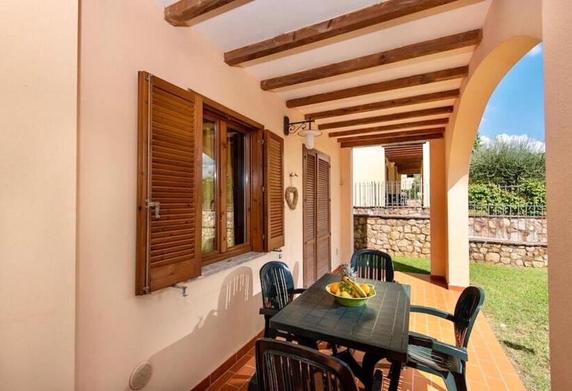 Isa Apartments 4 Beds, Ground Floor With Private Outdoor Area, In Residence With Swimming Pool