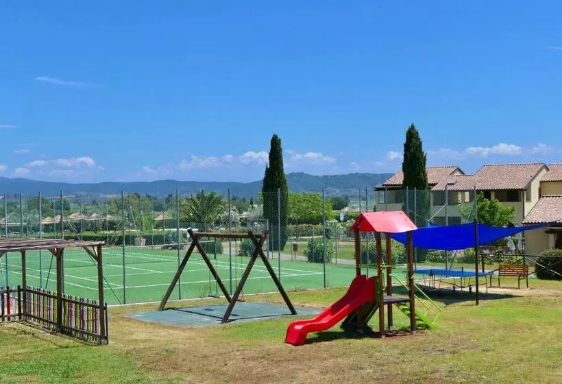 Isa Apartments 4 Beds, Ground Floor With Private Outdoor Area, In Residence With Swimming Pool