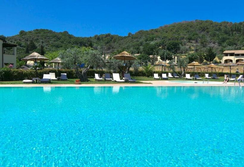 Isa Apartments 4 Beds, Ground Floor With Private Outdoor Area, In Residence With Swimming Pool