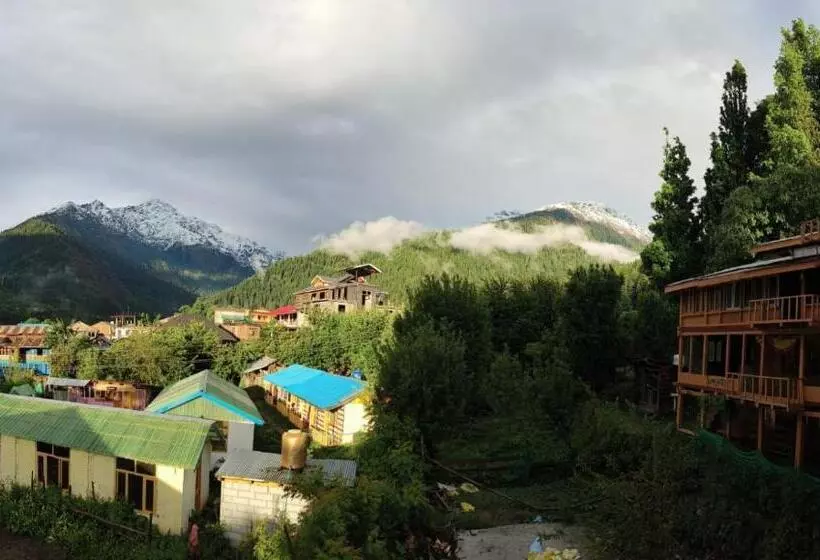Majatalo Devraj Guest House & Cafe Pulga