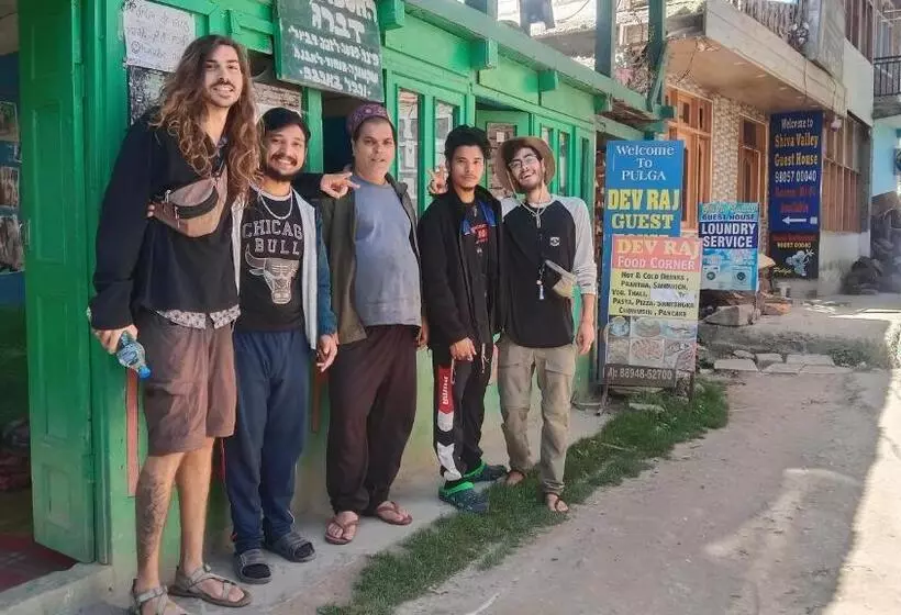 Majatalo Devraj Guest House & Cafe Pulga