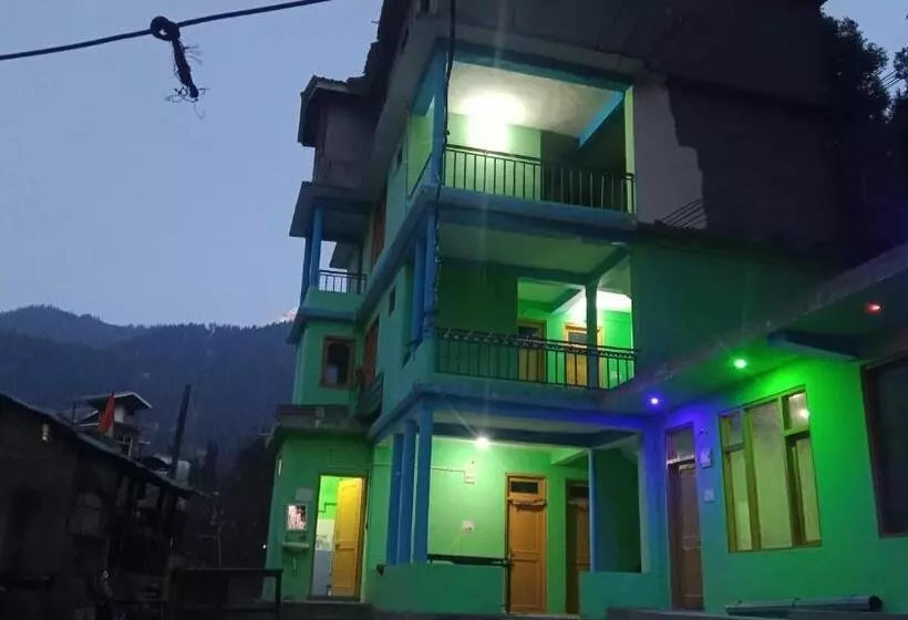 Majatalo Devraj Guest House & Cafe Pulga