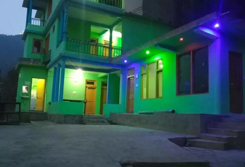 Majatalo Devraj Guest House & Cafe Pulga