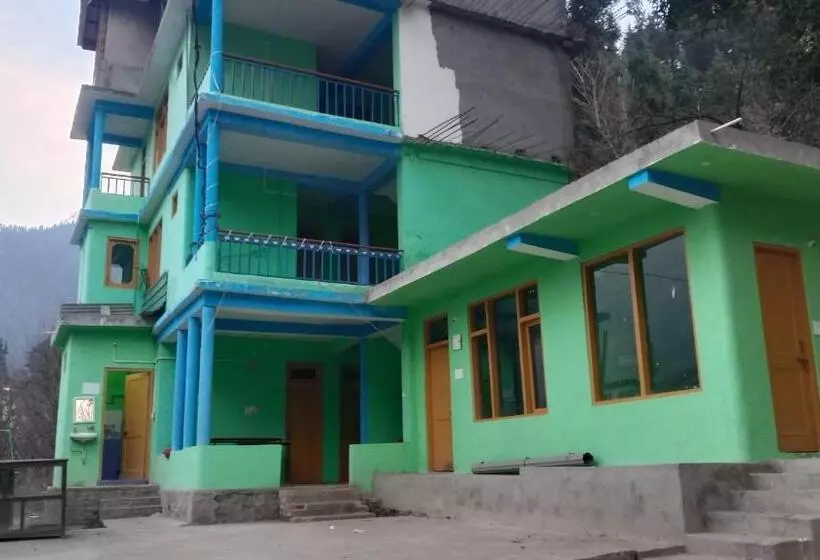 Majatalo Devraj Guest House & Cafe Pulga
