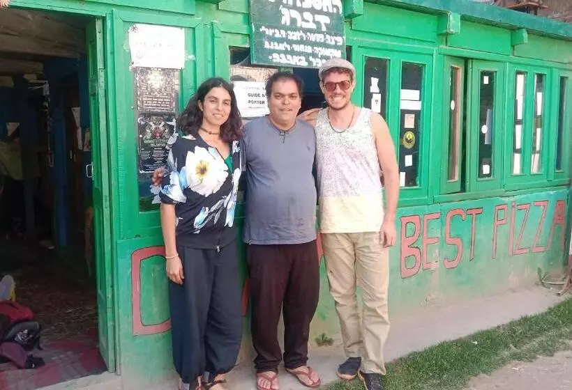 Majatalo Devraj Guest House & Cafe Pulga