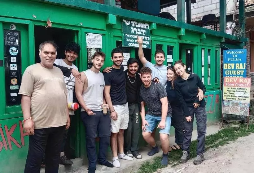 Majatalo Devraj Guest House & Cafe Pulga