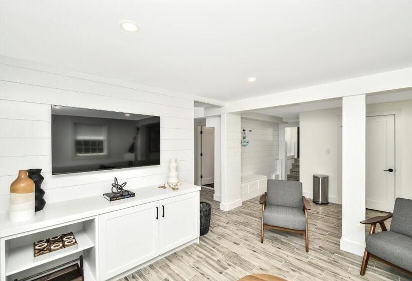 膳宿费 Hill House Mashpee