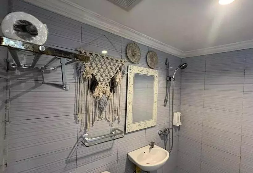 Majatalo La Village Hill View