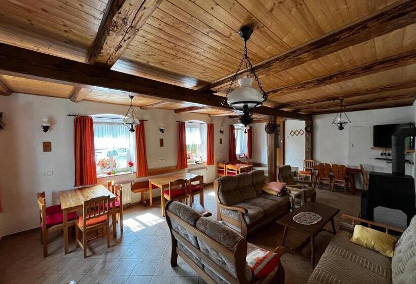 פנסיון Penzion Za Potokem