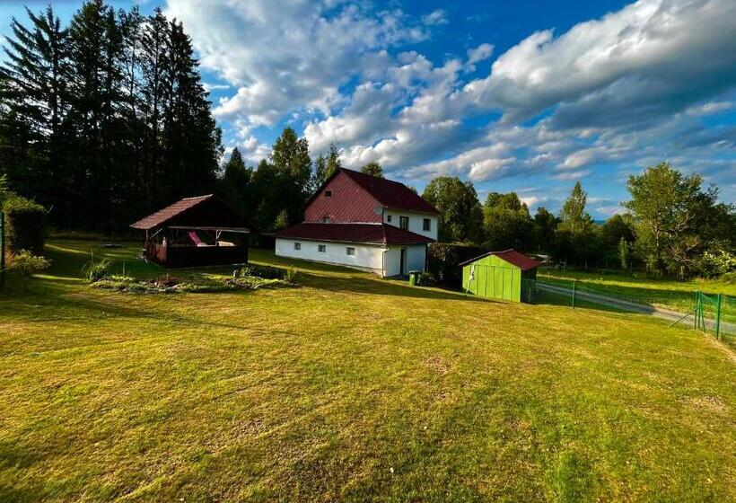 פנסיון Penzion Za Potokem