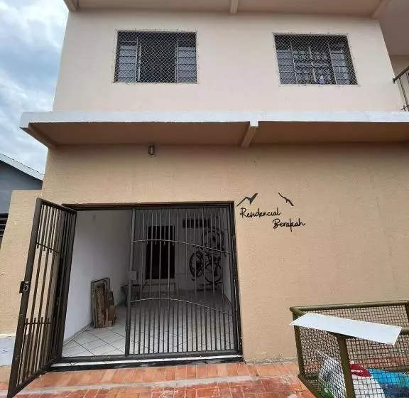 ペンション Residencial Berakah