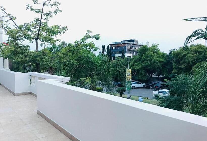 پانسیون Royal Palace Boutique