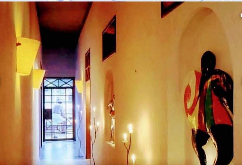 پانسیون Tela’s Inn